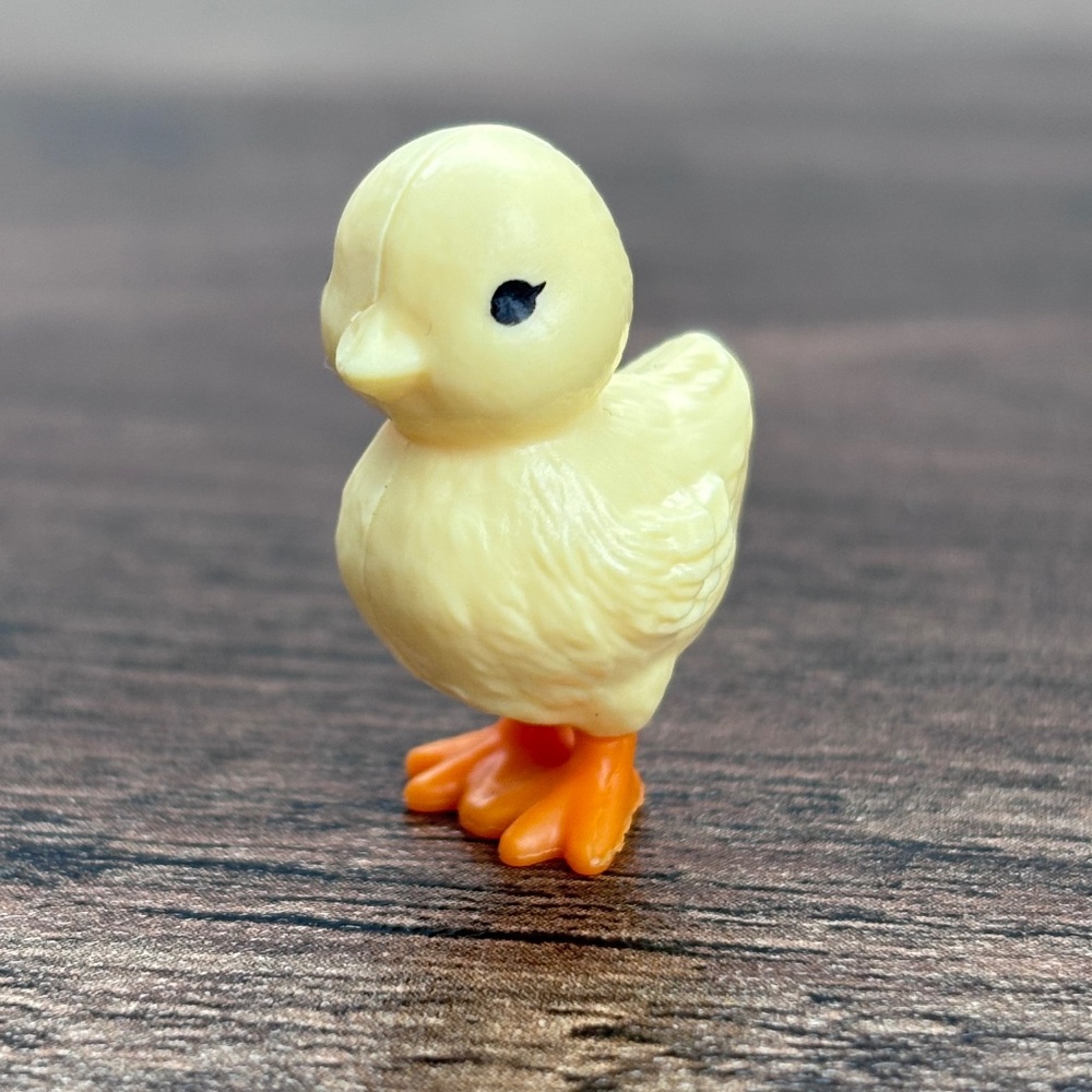 BARBIE Farmer Doll Yellow Baby Chicken CHICK Replacement Toy Figure Farm Animal